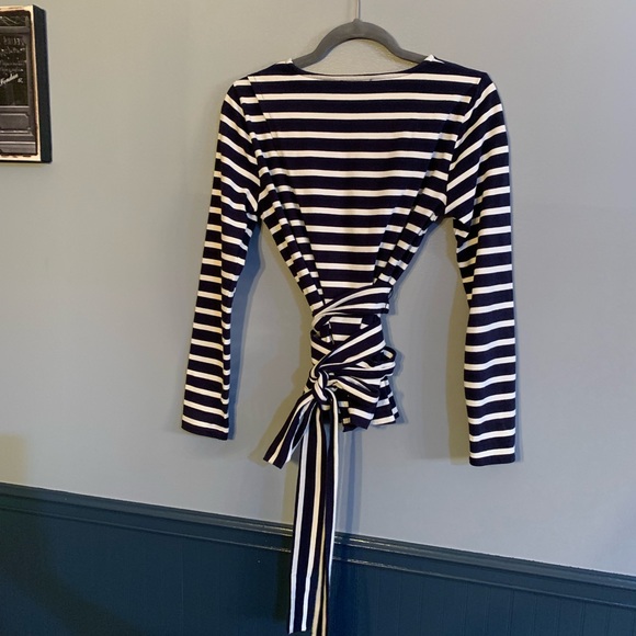 NWOT J. Crew women’s size S striped 100% cotton long sleeve top with belt - Picture 4 of 7
